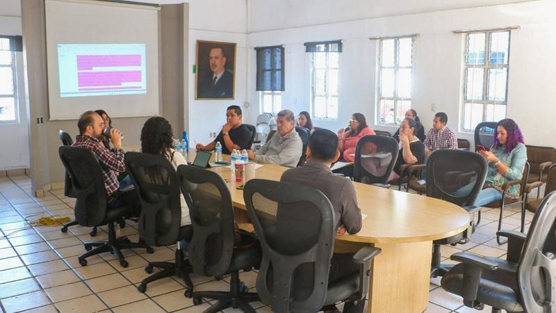 Analizan marco normativo de la administración pública municipal en Uruapan 