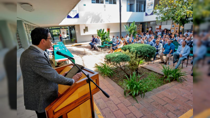 Debemos adaptarnos y renovarnos para mantenernos a la vanguardia: UMSNH