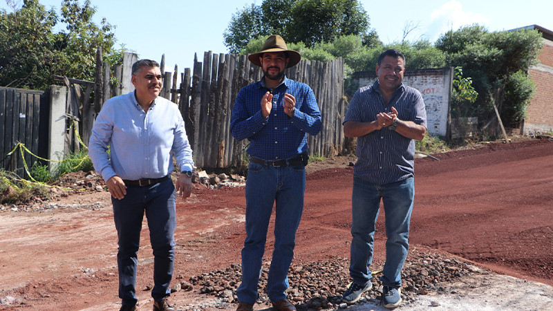 Inauguran trabajos de pavimentación en calle Orquídea colonia Morelos, Intenciones de la Nación en CD. Hidalgo