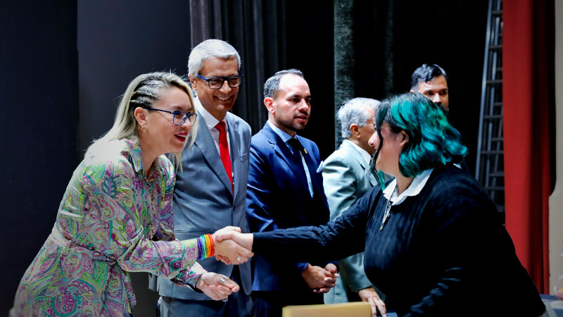 Estamos haciendo equipo a favor de la UMSNH: Yarabí Ávila