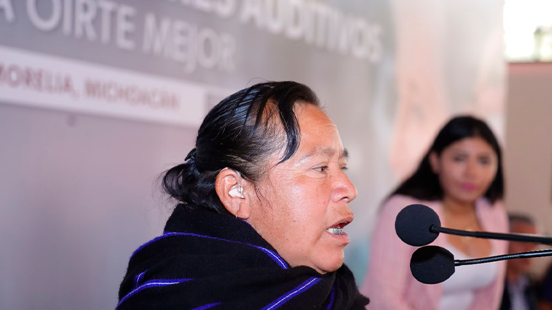 Entregan SSM y DIF aparatos auditivos a más de 600 michoacanos