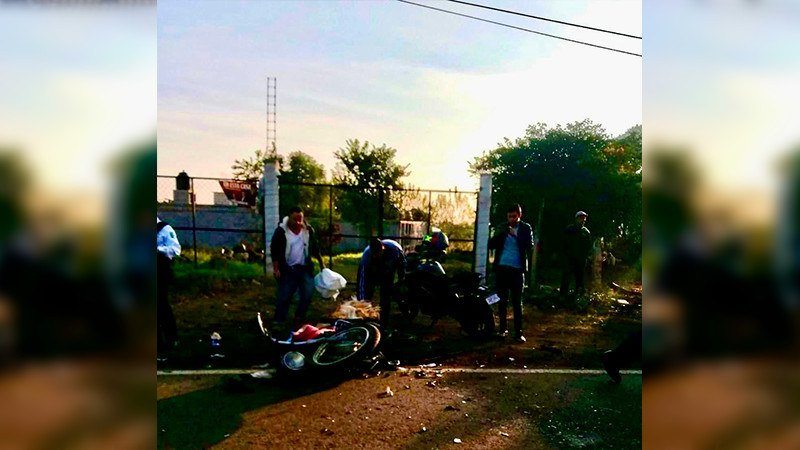 En Morelia, Michoacán, motociclista resulta herido al chocar con un auto