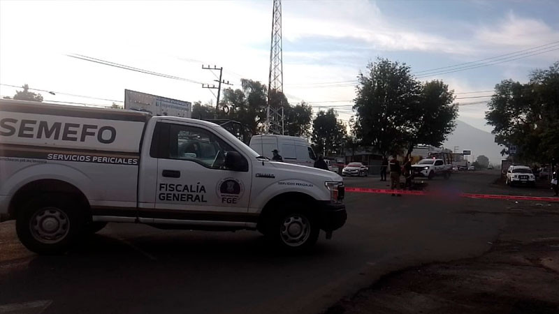 En Tangancícuaro, Michoacán, motociclista derrapa y muere