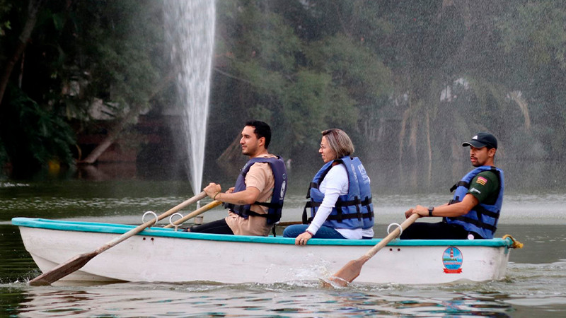 Aventúrate a navegar en el lago del ZooMorelia