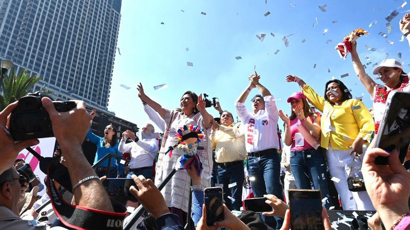 Xóchitl Gálvez rinde informe de labores en el Senado de México en el Monumento a la Revolución 