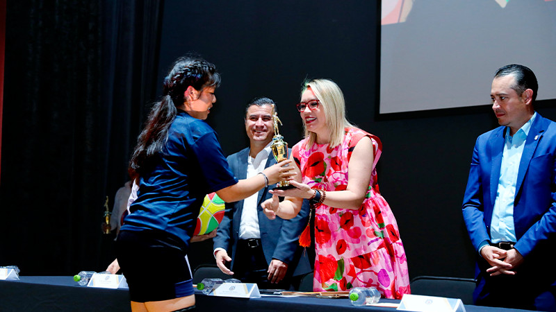 La CUL muestra su verdadero rostro: son punteros en danza, desempeño académico, canto y en deportes
