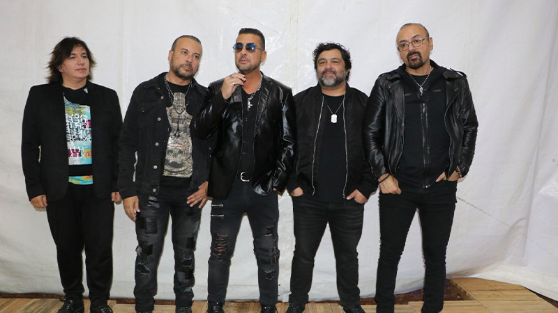 Una noche eufórica, cargada de energía y entusiasmo, fue la que se vivió con la presentación de la Agrupación Elefante