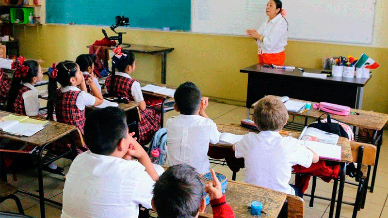 SEE envía 60 docentes más a los 3 mil que han llegado a escuelas que los necesitan 