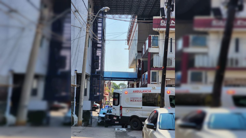 Riña en Arteaga, Michoacán termina con un herido de bala  