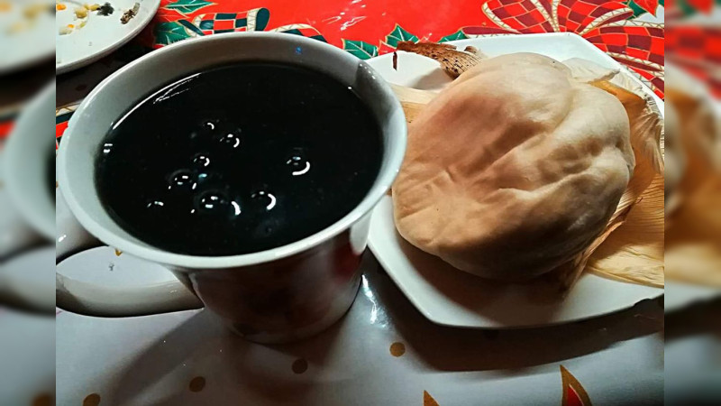 En puerta Festival del Atole 2023 en la antigua Conasupo en Uruapan