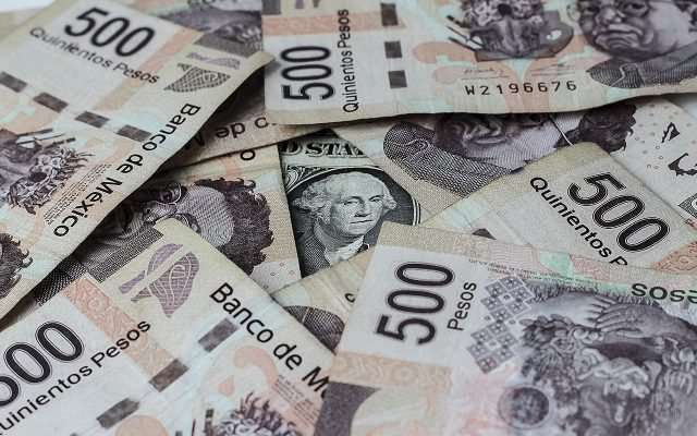 Dólar cierra hasta en $19.50 en bancos 