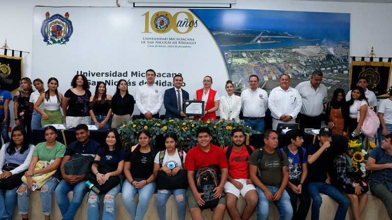 Acreditación de Comercio Exterior es el reflejo de la calidad de la educación que se imparte en la UMSNH