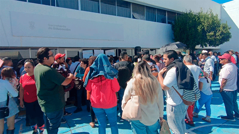 Protestan juntos CNTE-SNTE en instalaciones de la SEE 