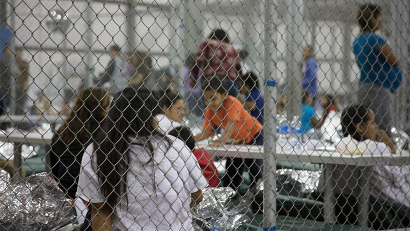 Migrantes en centro de detención en Florida inician huelga de hambre por mala alimentación 
