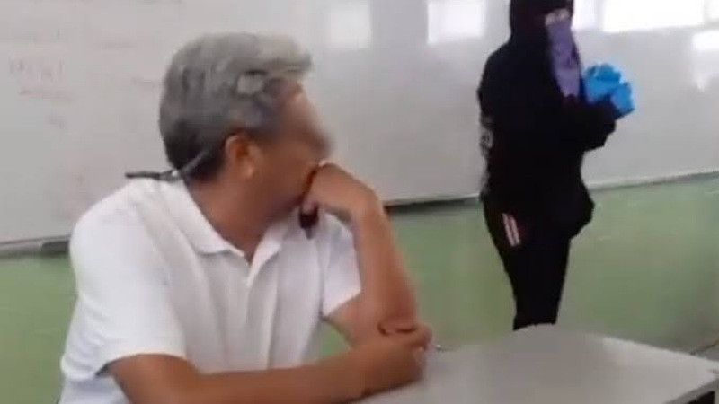 Mujeres encapuchadas golpean a profesor del IPN, señalado de acoso sexual en la CDMX  