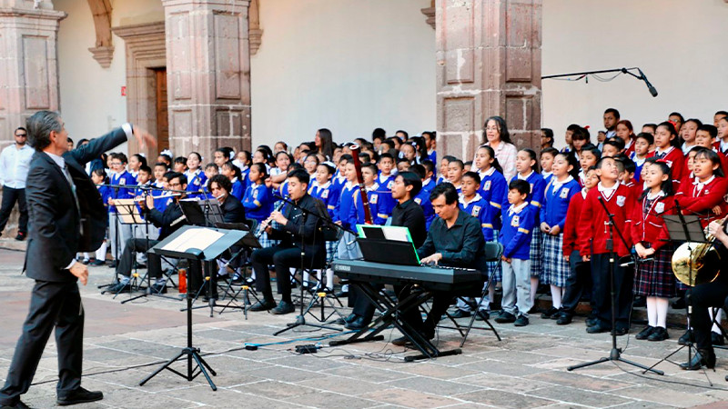 Coros y rondas escolares reforzarán la NEM en Michoacán: SEE