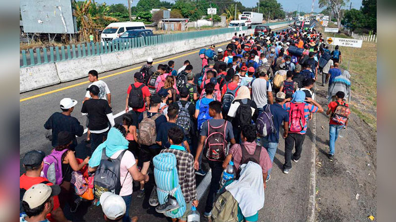 Caravana migrante ingresa a Oaxaca con mil 500 migrantes 