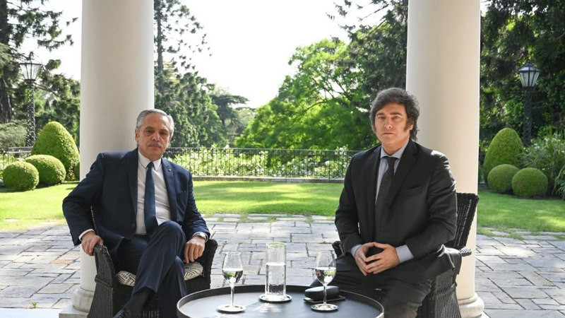 Milei se reúne con el actual presidente de Argentina; arranca transición de gobierno 