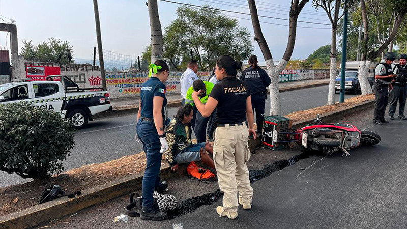 Motociclista resulta herido al accidentarse sobre la avenida Madero Oriente en Morelia, Michoacán
