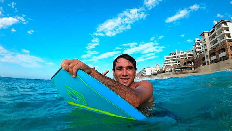 Alfonso Aguilar, primer atleta de Playa Azul en ganar Premio Estatal del Deporte