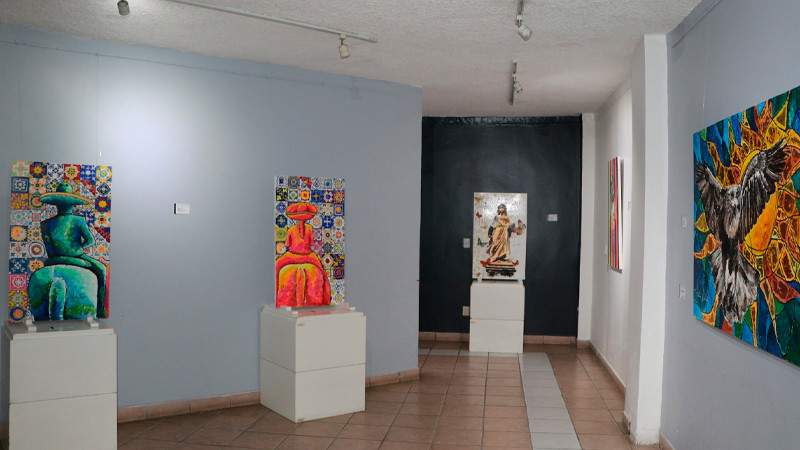 Carolina Pérez Sánchez, Inauguró la Exposición Pictórica “Quince por Tres” del artista Héctor Paltrol