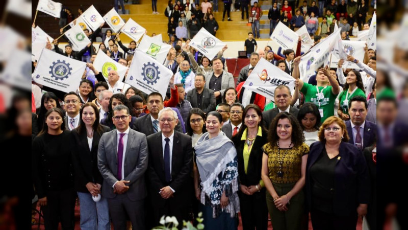 SEE reconoce a 200 estudiantes que participan en nacional de ciencias básicas