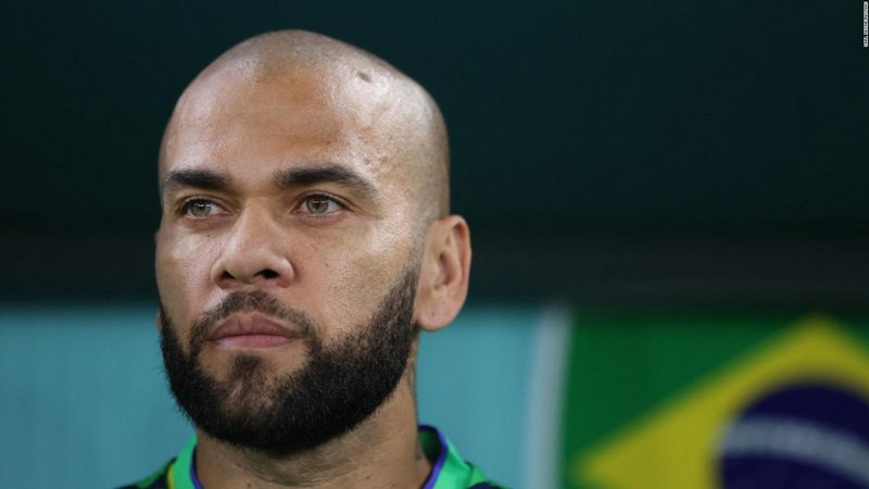 Fiscalía de España pide 9 años de cárcel para Dani Alves; es acusado de violar a una joven 