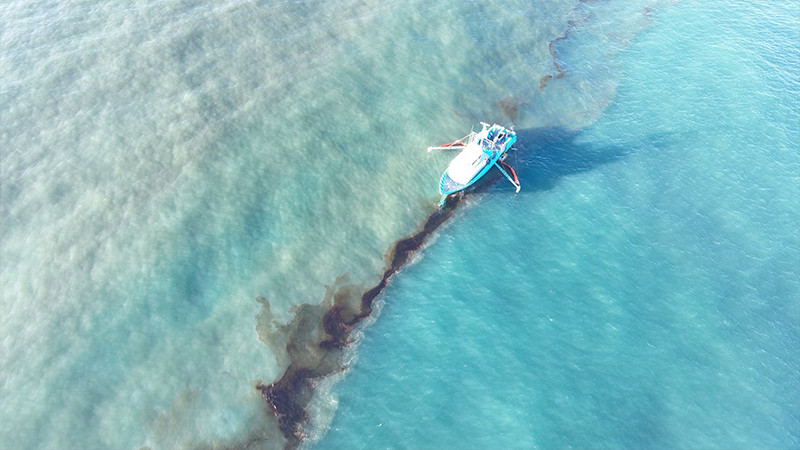 Guardia Costera de EE.UU. atiende derrame de petróleo en Golfo de México  