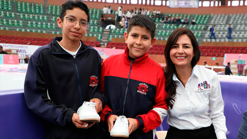 Con Jalo a estudiar se distribuirán 135 mil tenis al interior del estado: SEE