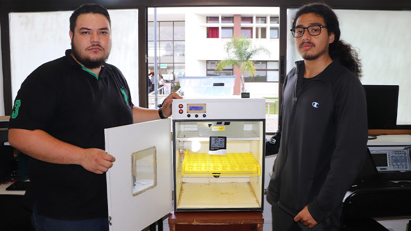 Destaca UTM por su excelencia en energías renovables