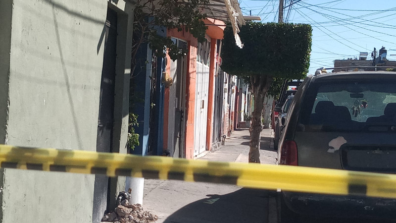 Quitan la vida a tres hombres al interior de una vecindad en Celaya, Guanajuato