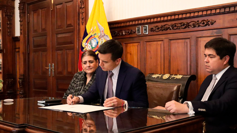 Presidente de Ecuador deroga cantidad máxima de posesión de sustancias ilícitas 
