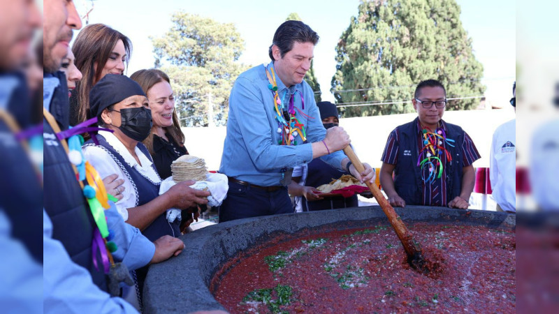 Molcajetes, artesanías y deliciosa gastronomía, en San Nicolas Obispo, Michoacán