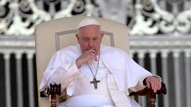 Papa Francisco se reporta enfermo y oficia el Ángelus desde su casa 