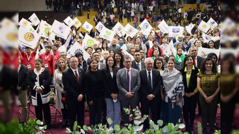 Estudiantes del Tec de Morelia ganan premio nacional de Ciencias Básicas 2023