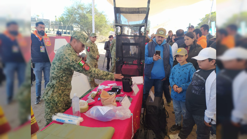 Conviven militares con la sociedad en el 17 Batallon de Infantería en Zamora, Mochoacán