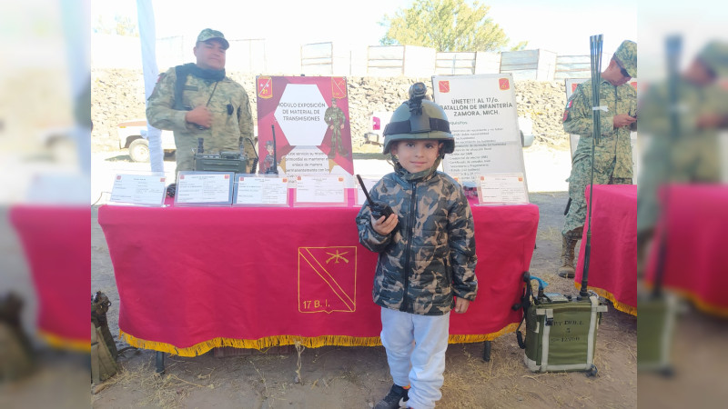 Conviven militares con la sociedad en el 17 Batallon de Infantería en Zamora, Mochoacán