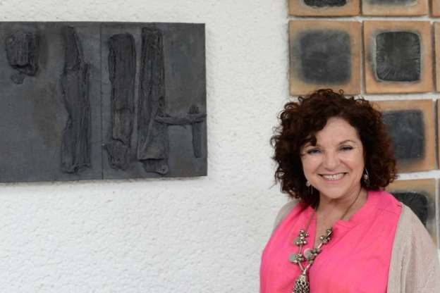 Exhibe la escultora Paloma Torres su obra con textiles en Líbano - Foto 0 