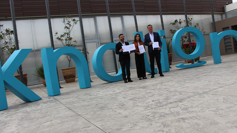 Cecytem actualiza a docentes en Tecnologías de la Información