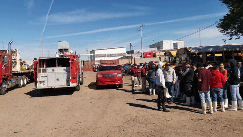 Se intoxican 7 trabajadores por fuga de amoniaco en empresa congelado sobre carretera Los Mochis- Ahome 