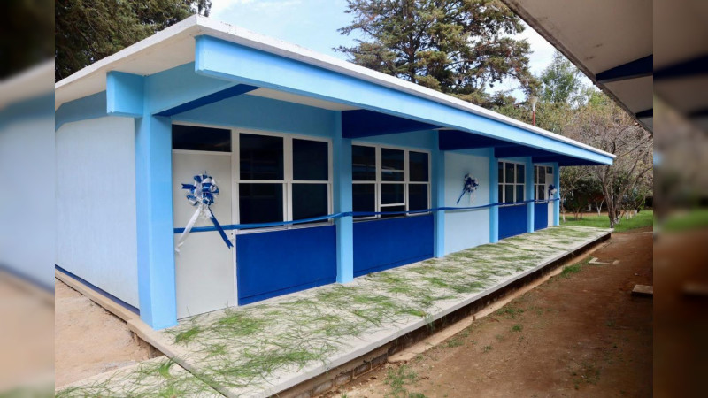 Entrega IEMSySEM obras de mejora en el Cobaem de Cherán