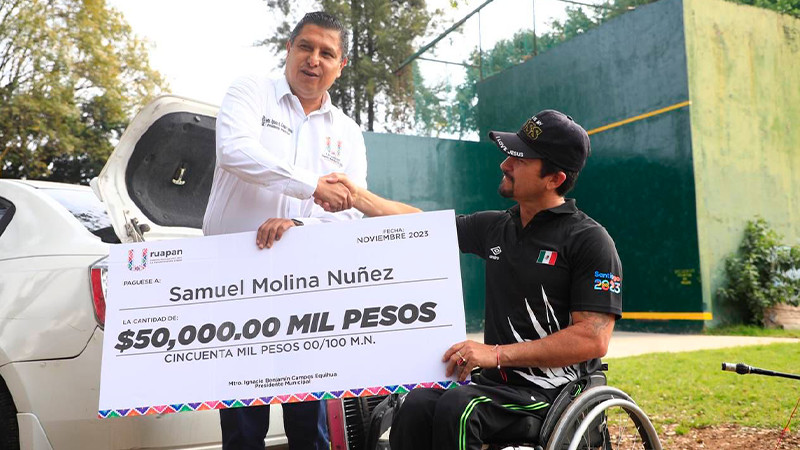 Nacho Campos cumple y apoya a deportistas Uruapenses