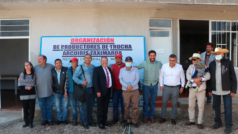 José Luis Téllez Marín, se reunió con productores de Trucha Arcoíris Taximaroa Región Ciudad Hidalgo