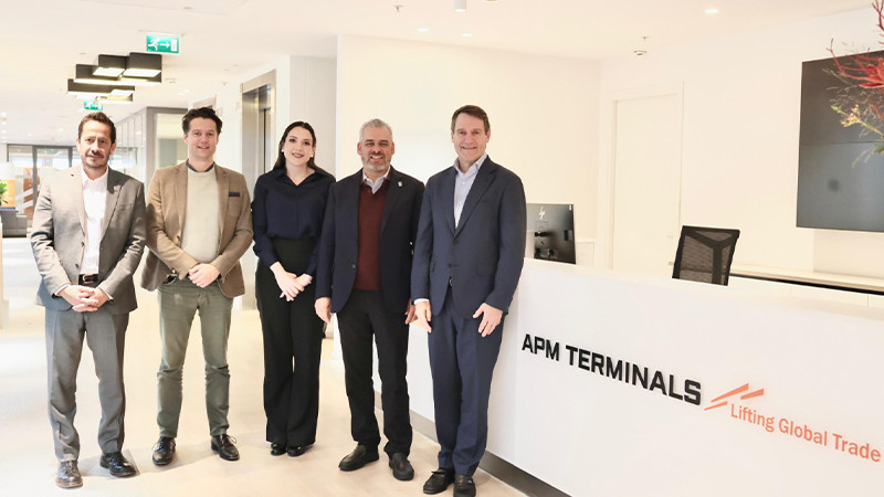 Comprometen Bedolla y APM Terminals desarrollar LC como puerto hub global