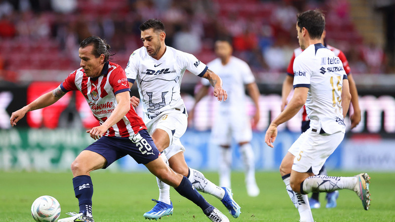 Chivas vence a Pumas por la mínima en la ida de los cuartos de final 