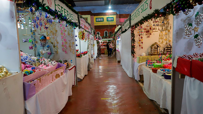 La magia de la Navidad nace en las esferas del Pueblo Mágico de Tlalpujahua 