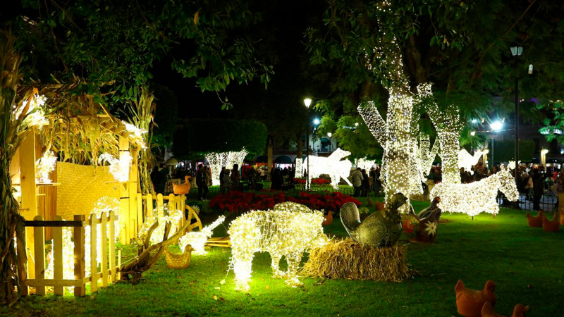 Espectacular iluminación e inicio de fiestas decembrinas en Morelia