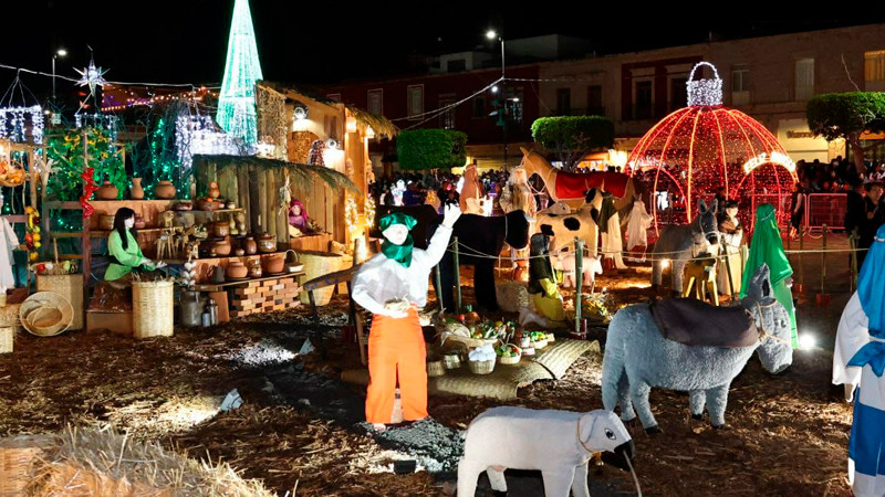 Espectacular iluminación e inicio de fiestas decembrinas en Morelia 