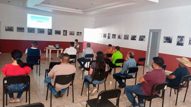 Salud Michoacán capacita a restauranteros en manejo higiénico de alimentos