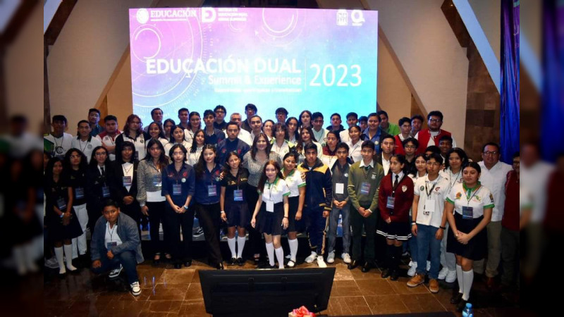 Presenta Cecytem resultados de educación dual en encuentro nacional